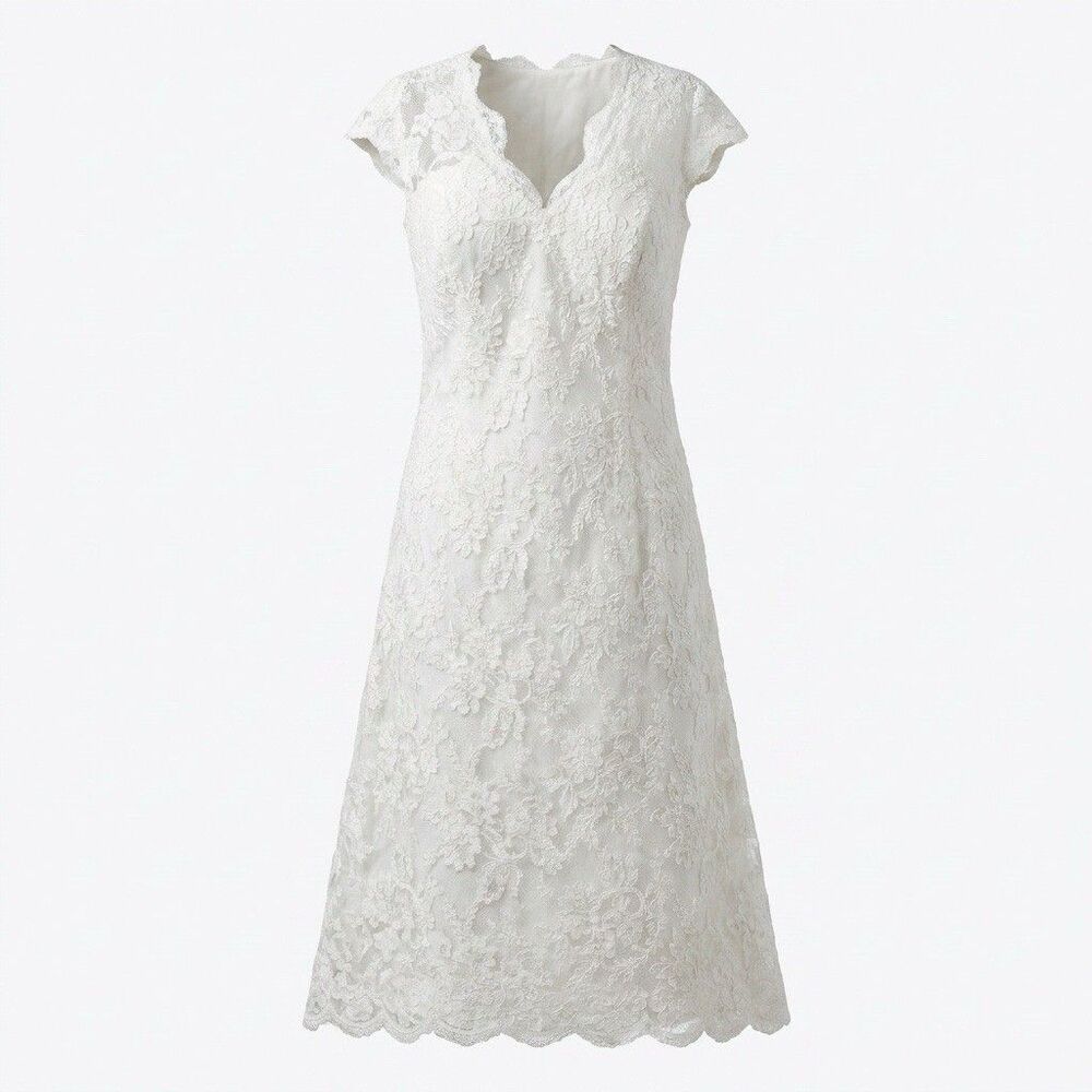 White Lace Wedding Gown Size 18 with Cinch Buttons Short Train Hem Scallop